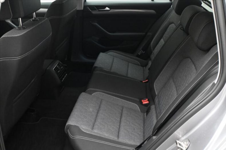 Volkswagen Passat - hlavní fotka