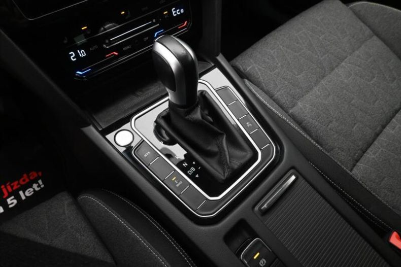 Volkswagen Passat - hlavní fotka