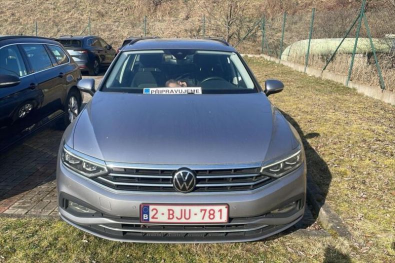 Volkswagen Passat - hlavní fotka inzerátu