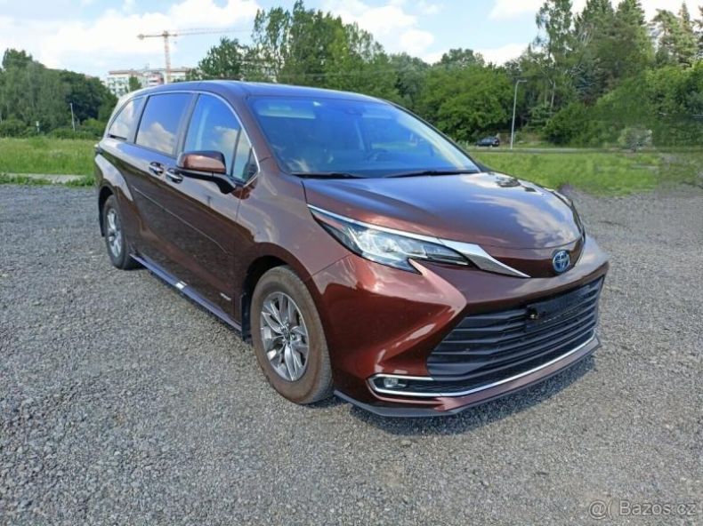 Toyota Sienna - hlavní fotka