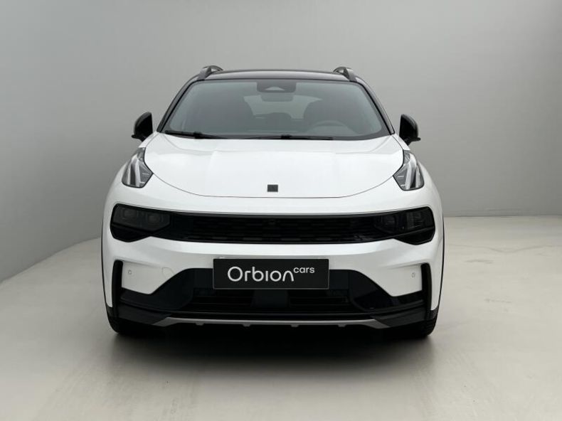 Lynk & Co 01 - hlavní fotka