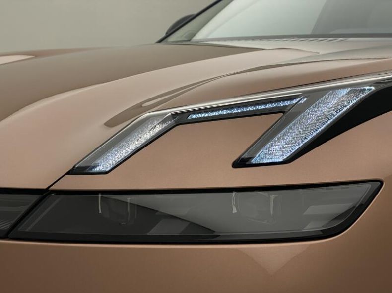 Lynk & Co 08 - hlavní fotka