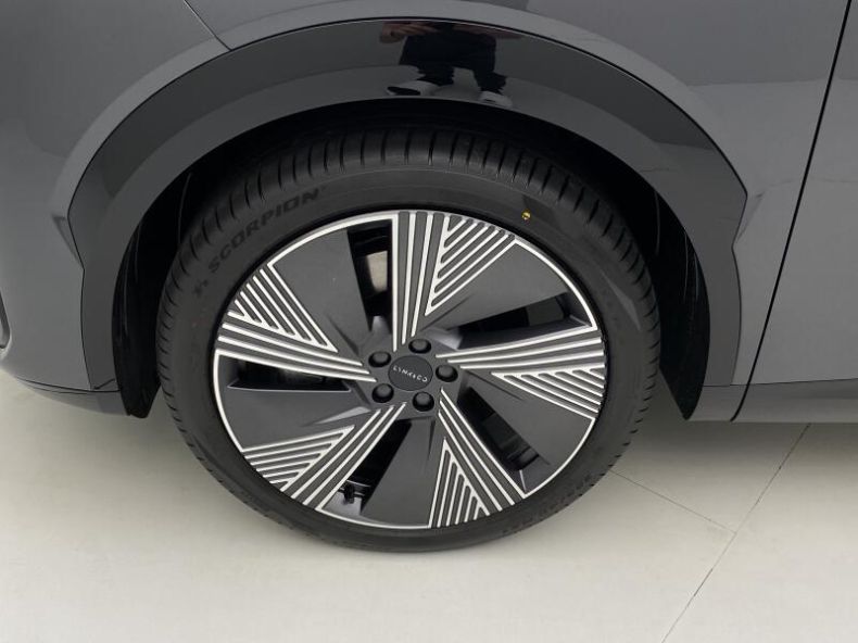 Lynk & Co 08 - hlavní fotka