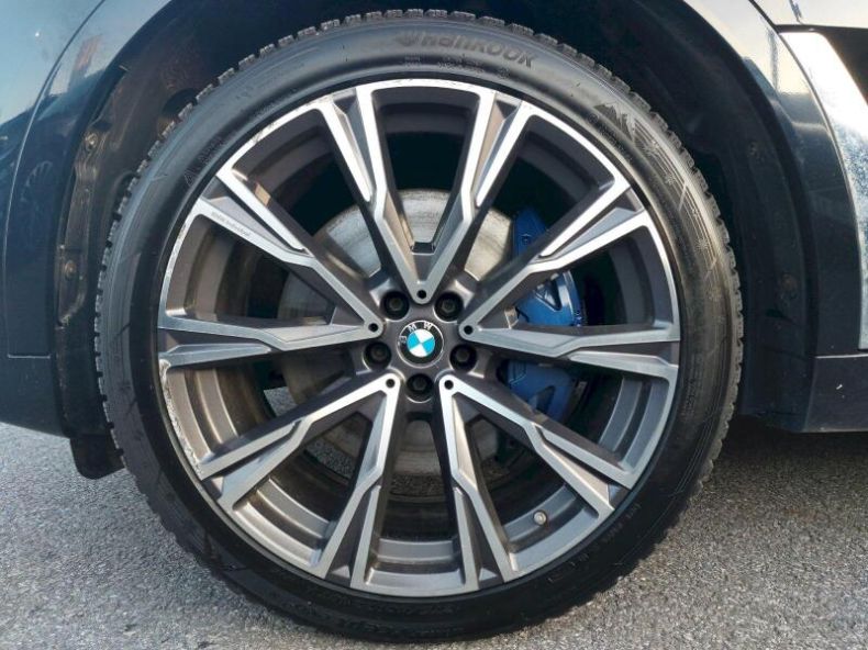 BMW X7 - hlavní fotka