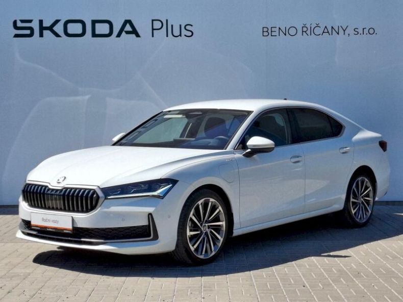 Škoda Superb - hlavní foto