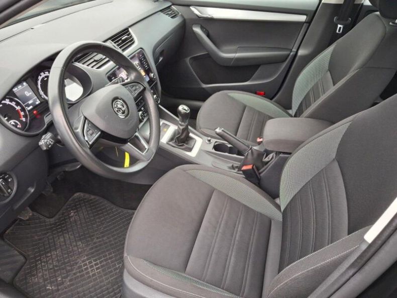 Škoda Octavia - hlavní fotka