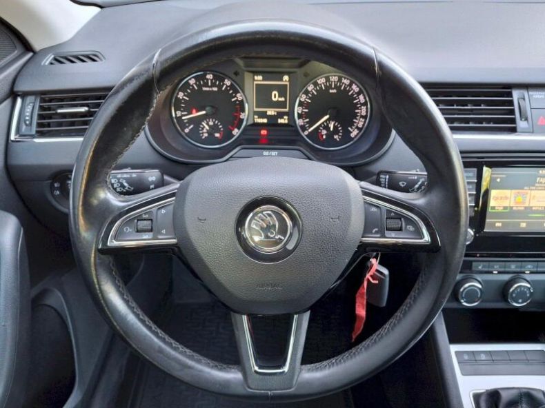 Škoda Octavia - hlavní fotka