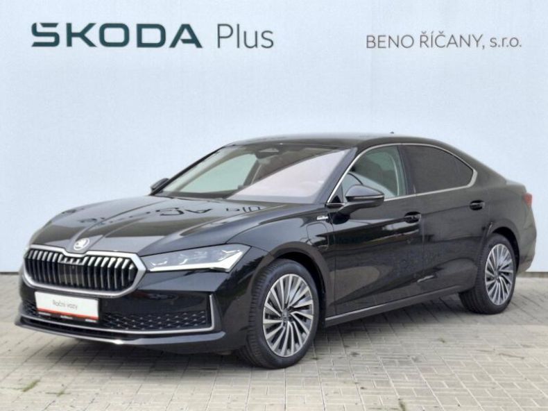 Škoda Superb - hlavní foto