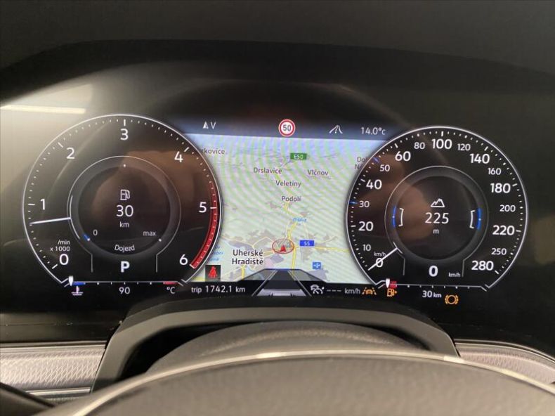 Volkswagen Touareg - hlavní fotka