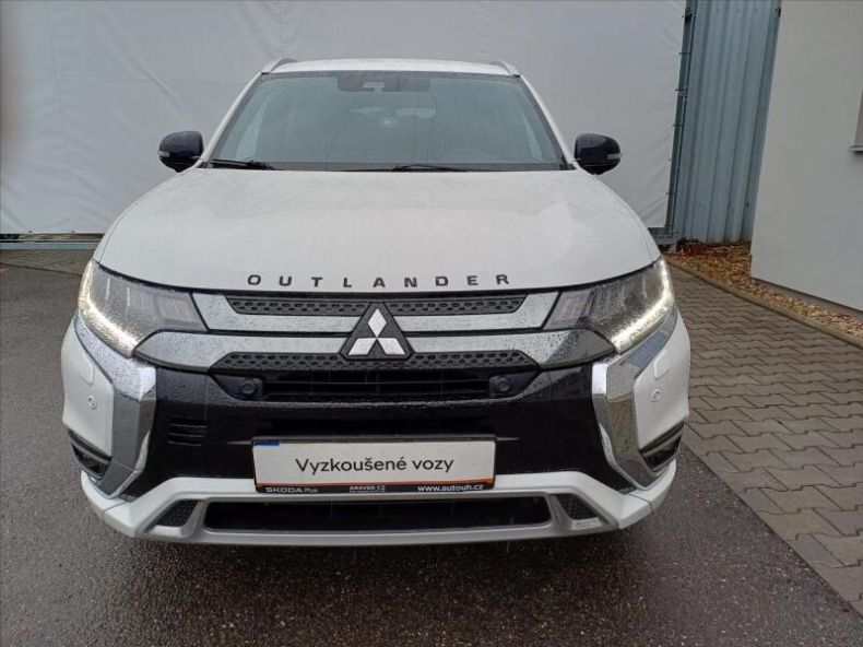 Mitsubishi Outlander - hlavní foto