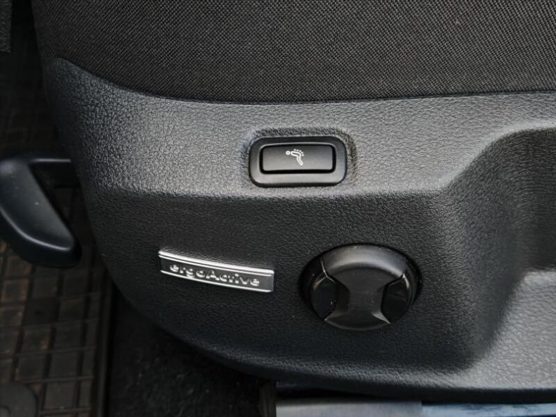 Volkswagen Golf - hlavní fotka