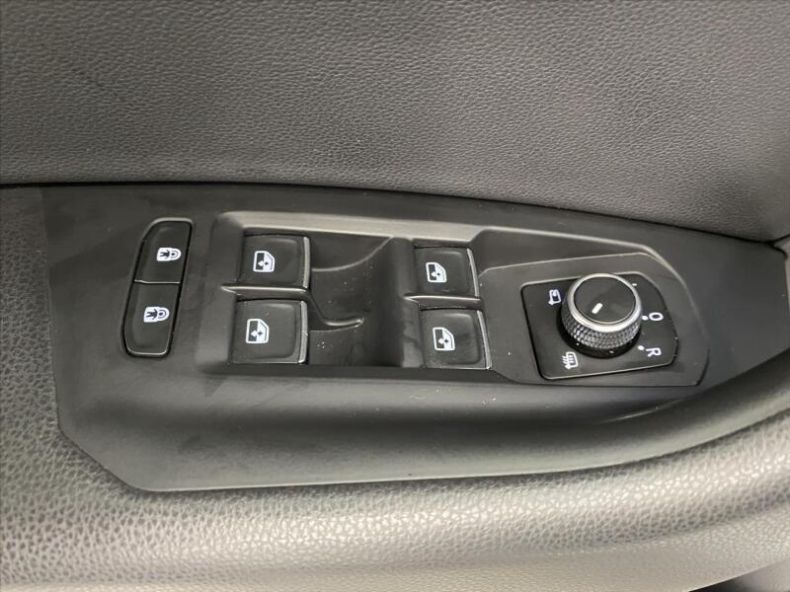 Volkswagen Touareg - hlavní fotka