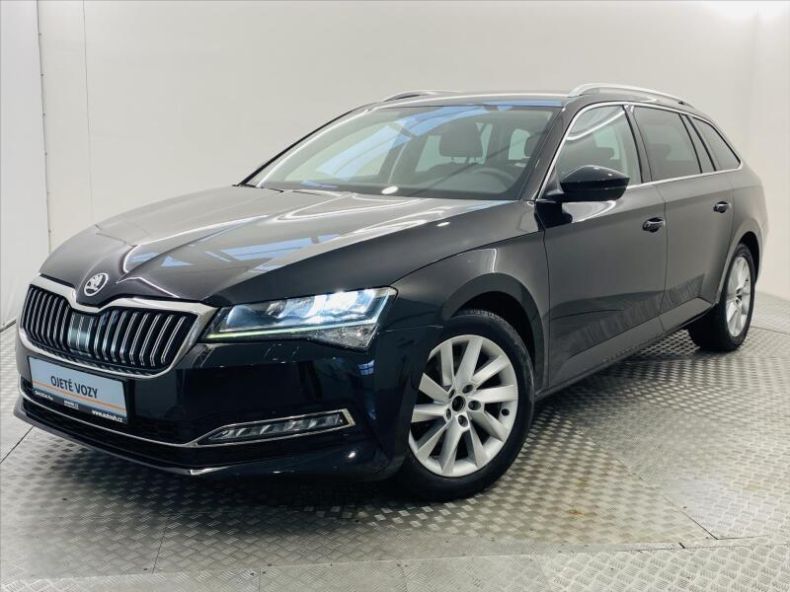 Škoda Superb - hlavní foto