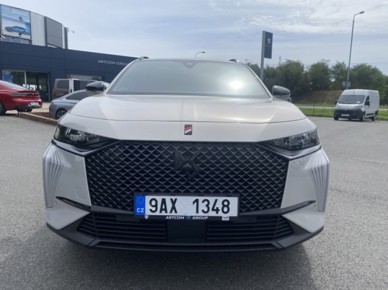 DS Automobiles DS7 Crossback - hlavní fotka