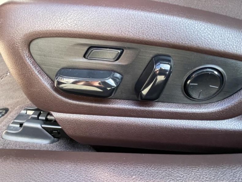 Lexus ES 300h - hlavní fotka