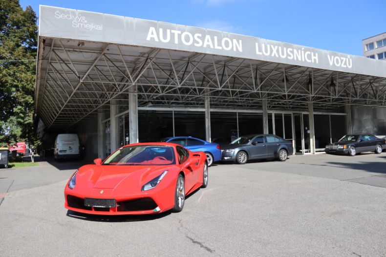 Ferrari 488 - hlavní fotka