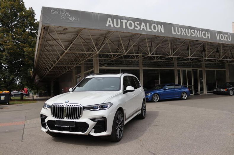 BMW X7 - hlavní foto