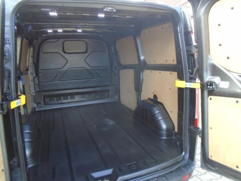 Ford Transit - hlavní fotka