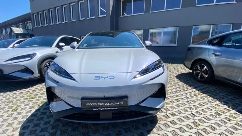 BYD Sealion 7 - hlavní foto