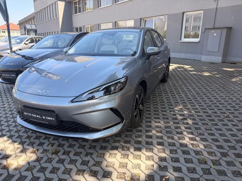 BYD Seal 5 DM-i - hlavní fotka