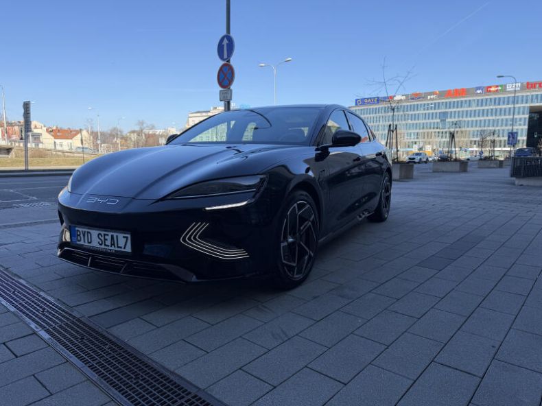 BYD Seal - hlavní fotka