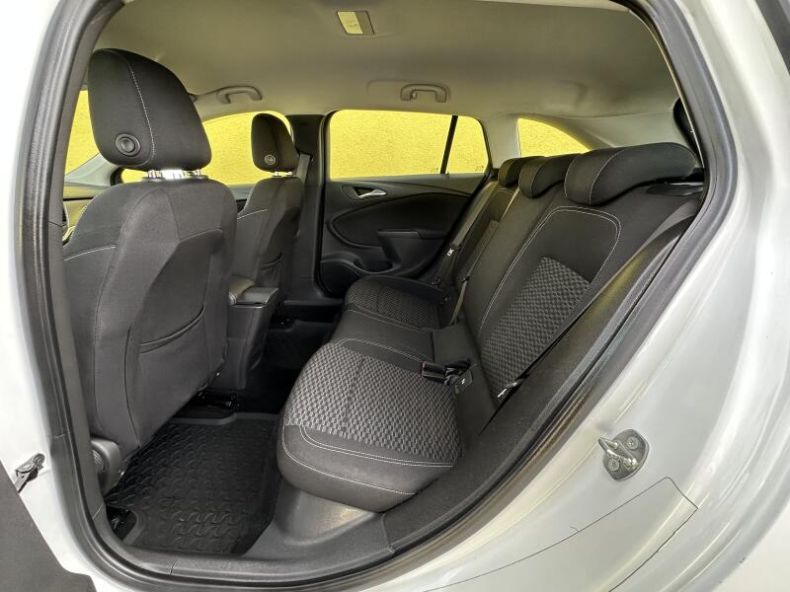 Opel Astra - hlavní fotka