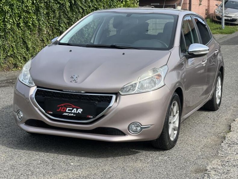 Peugeot 208 - hlavní foto