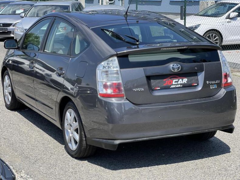 Toyota Prius - hlavní fotka
