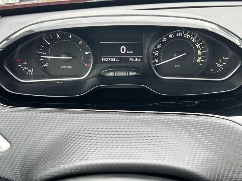 Peugeot 208 - hlavní fotka