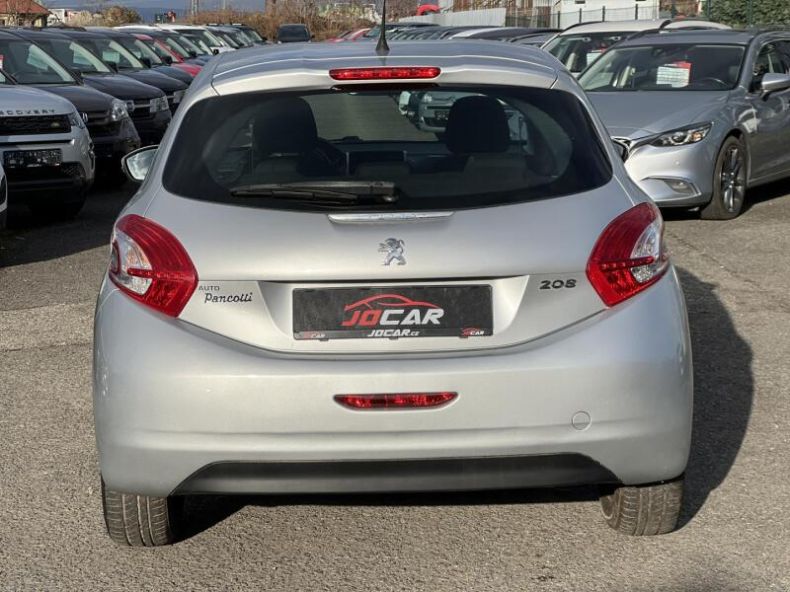 Peugeot 208 - hlavní fotka