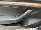 Tesla Model 3 - fotka číslo 33