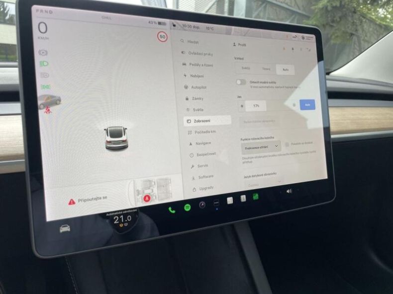 Tesla Model 3 - hlavní fotka