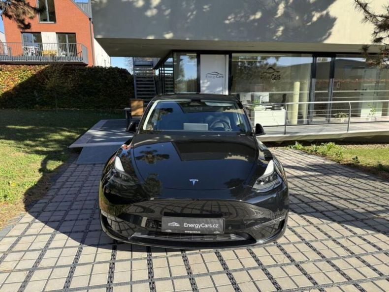 Tesla Model Y - hlavní fotka