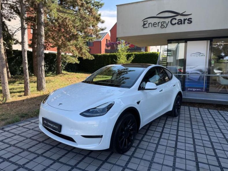 Tesla Model Y - hlavní foto