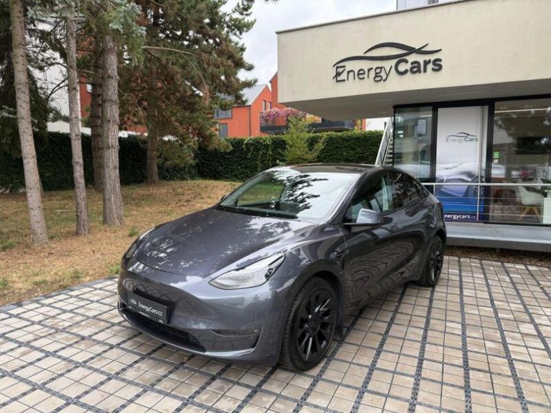 Tesla Model Y - hlavní fotka inzerátu