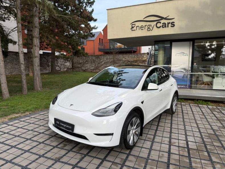 Tesla Model Y - hlavní foto
