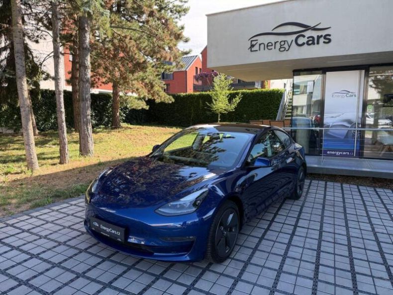 Tesla Model 3 - hlavní foto