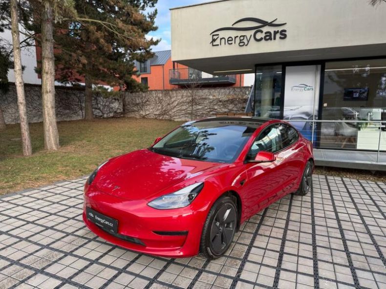 Tesla Model 3 - hlavní fotka inzerátu