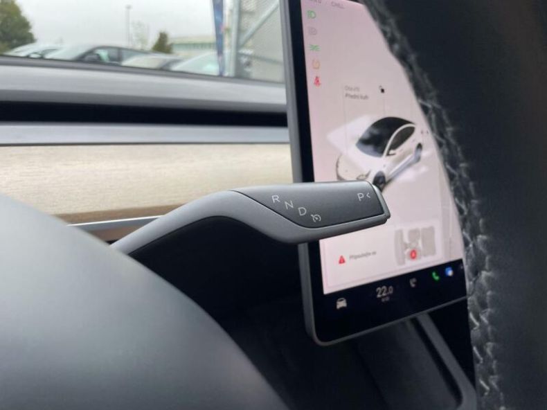 Tesla Model 3 - hlavní fotka