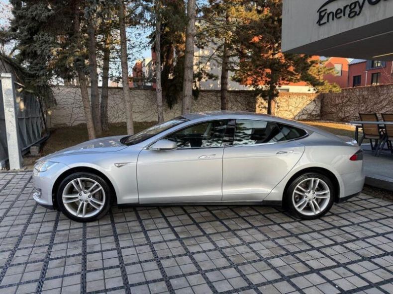 Tesla S-type - hlavní fotka