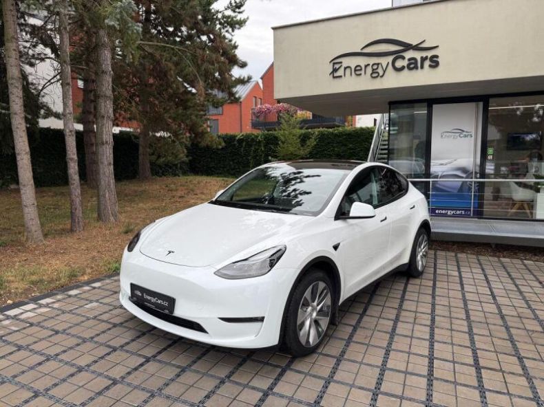 Tesla Model Y - hlavní fotka inzerátu