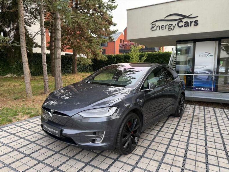 Tesla Model X - hlavní foto