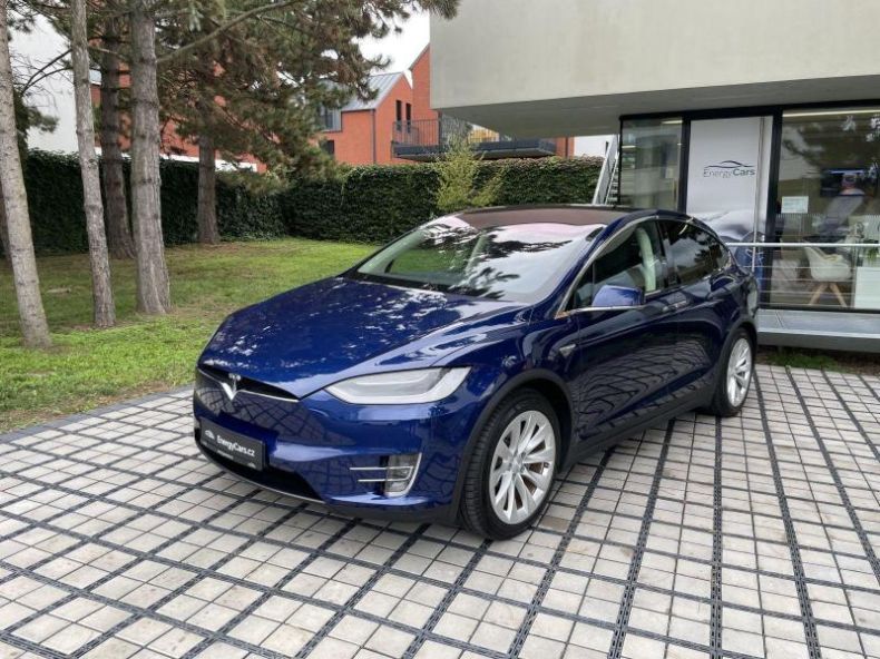 Tesla Model X - hlavní foto
