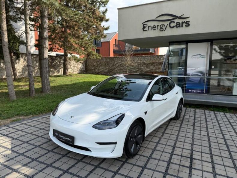 Tesla Model 3 - hlavní fotka inzerátu