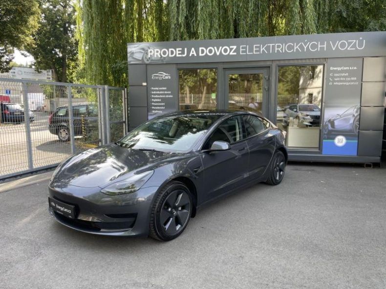 Tesla Model 3 - hlavní fotka inzerátu
