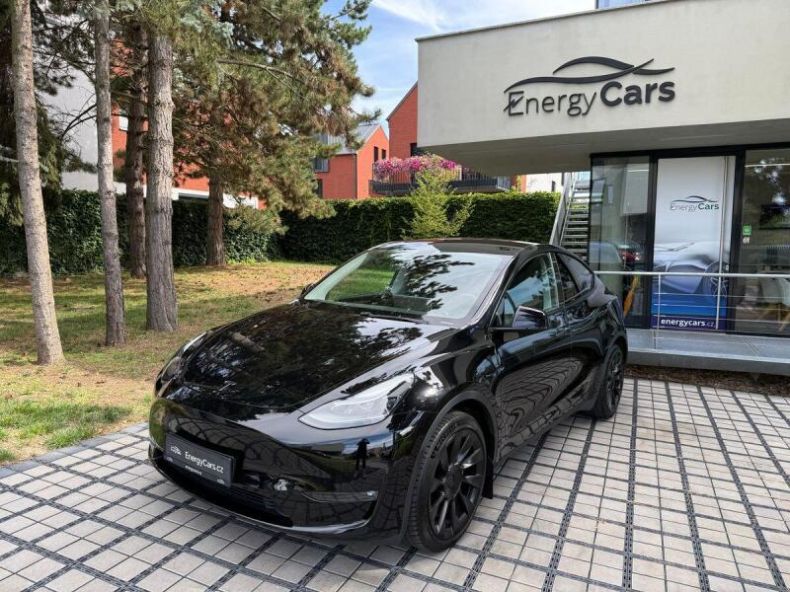Tesla Model Y - hlavní foto