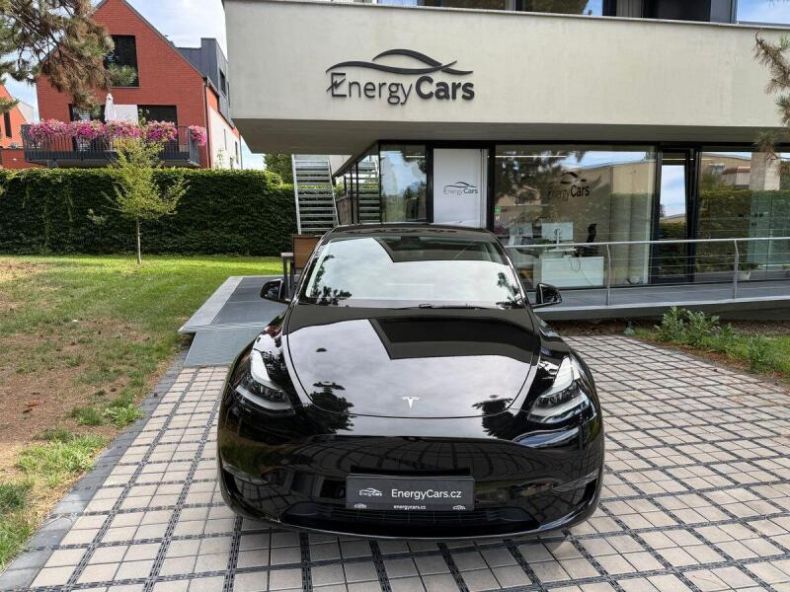Tesla Model Y - hlavní fotka