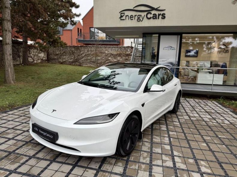Tesla Model 3 - hlavní fotka inzerátu