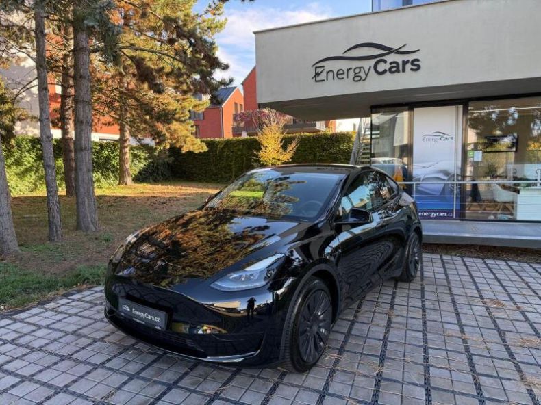 Tesla Model Y - hlavní foto