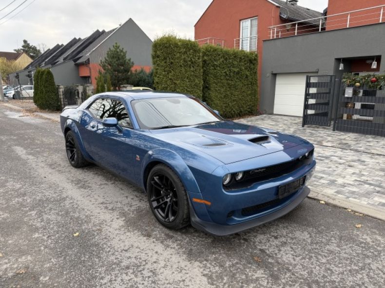 Dodge Challenger - hlavní fotka